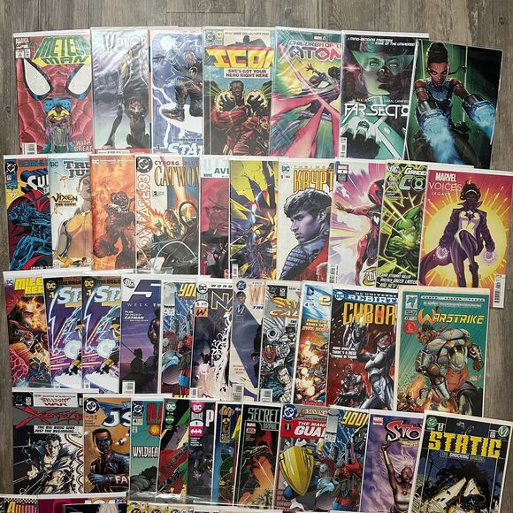 Comic Book Lot Marvel DC Spiderman Superman Green Latern Captain America